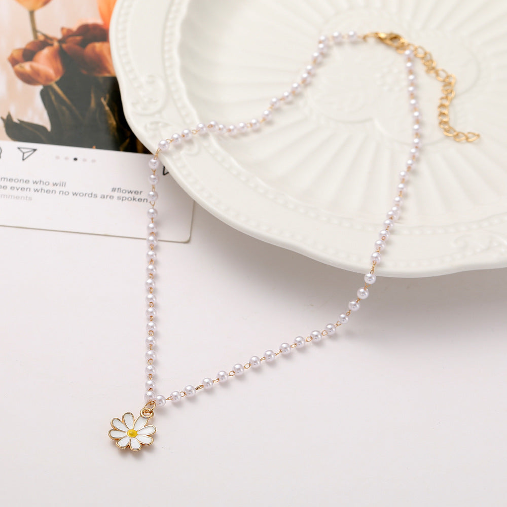 Daisy Pearl Necklace | Minimalist Beaded Chain