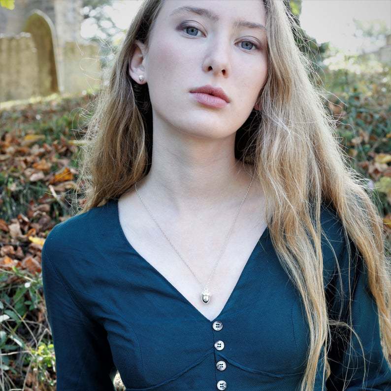 Fashionable Two-Tone Pinecone Pendant Necklace