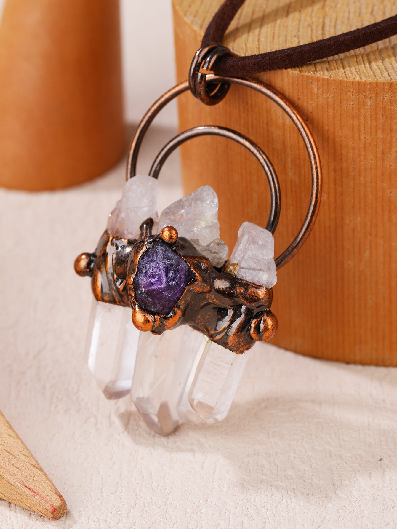 Retro-style Sparkling Stone Crystal Irregular Necklace